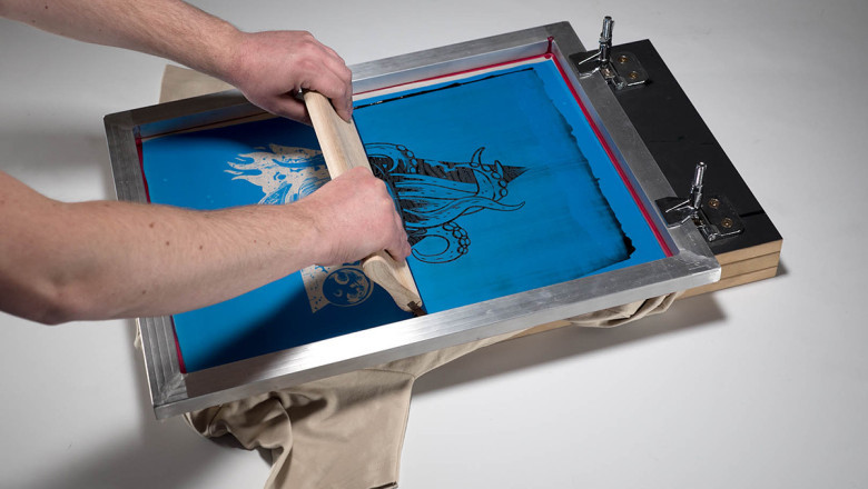 The Art of Silk Screen Printing on Shirts